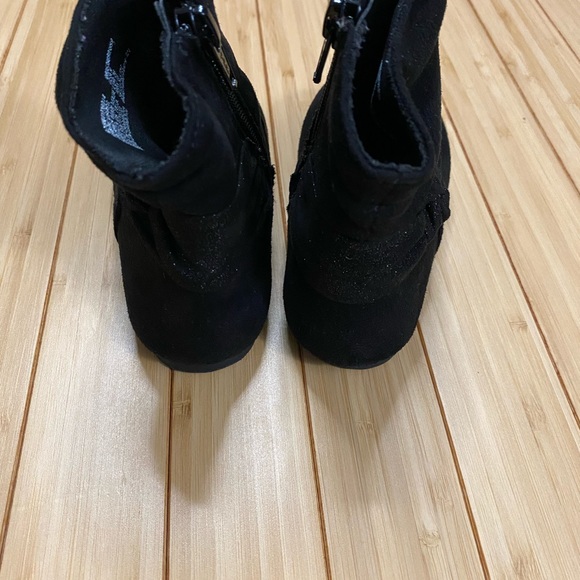 Black boots for a little girl - Picture 5 of 7